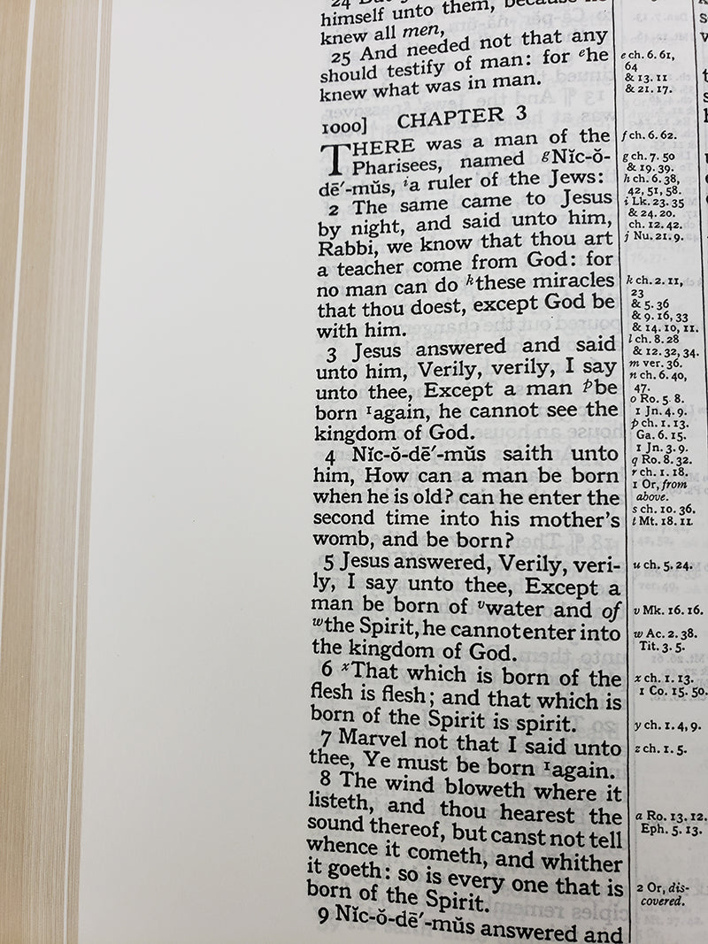 Biblia de referencia en turquesa de letra mediana en negro, de margen ancho - Serie Redentor, negra