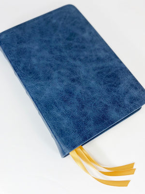 Midsize Large Print Text Bible - Full-Grain Cowhide Series, Blue (Gold)