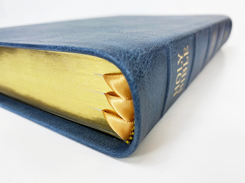 Midsize Large Print Text Bible - Full-Grain Cowhide Series, Blue (Gold)