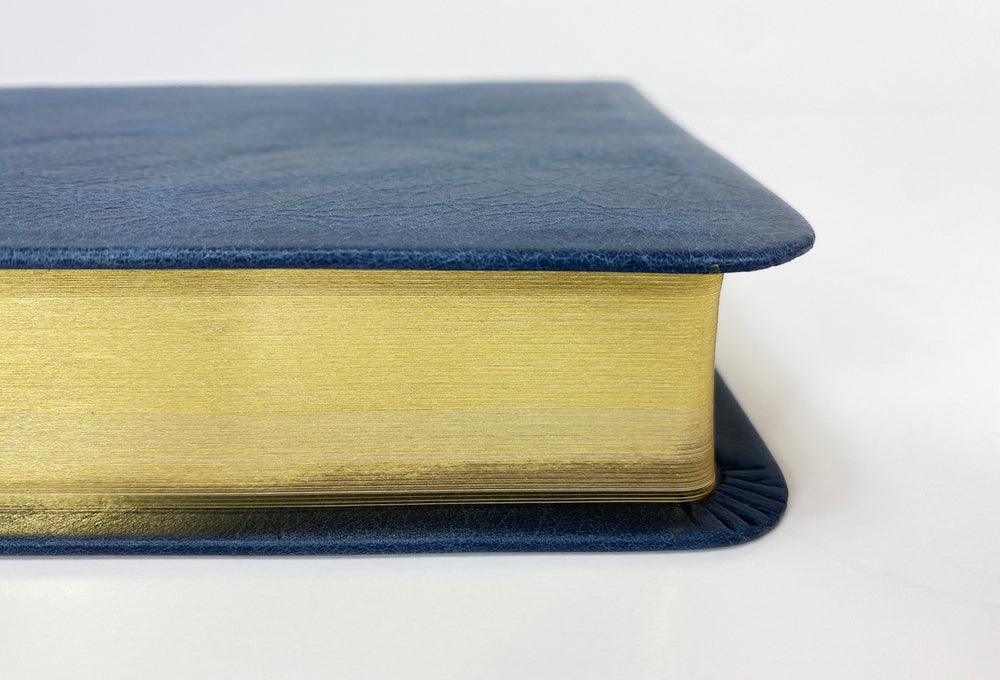Midsize Large Print Text Bible - Full-Grain Cowhide Series, Blue (Gold)