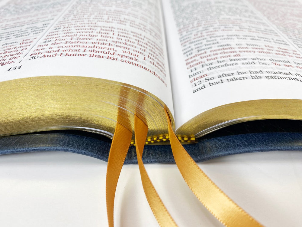Midsize Large Print Text Bible - Full-Grain Cowhide Series, Blue (Gold)