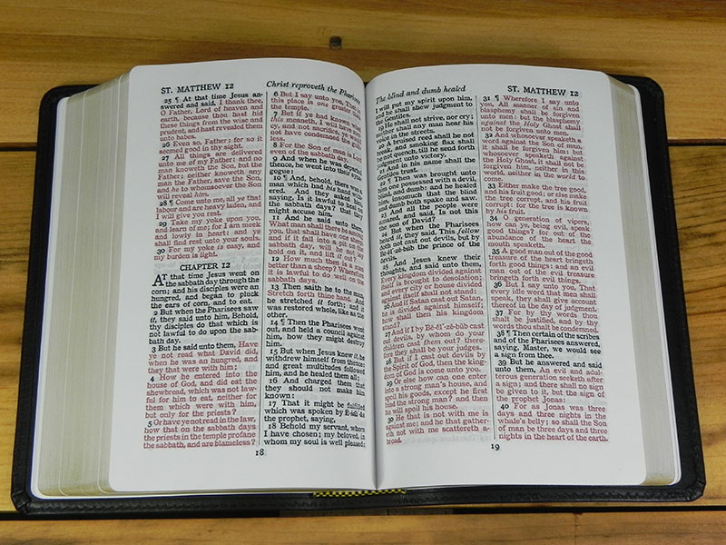 handsize-text-bible-corporate-series-red-letter-edition-church-bible-publishers
